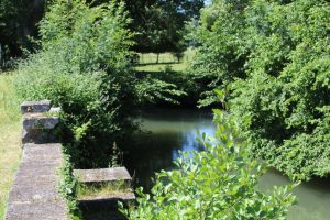 Chateau-de-Balzac-Charente-Canal